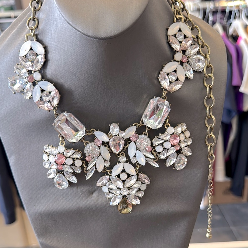 Elegant Crystal Statement Necklace